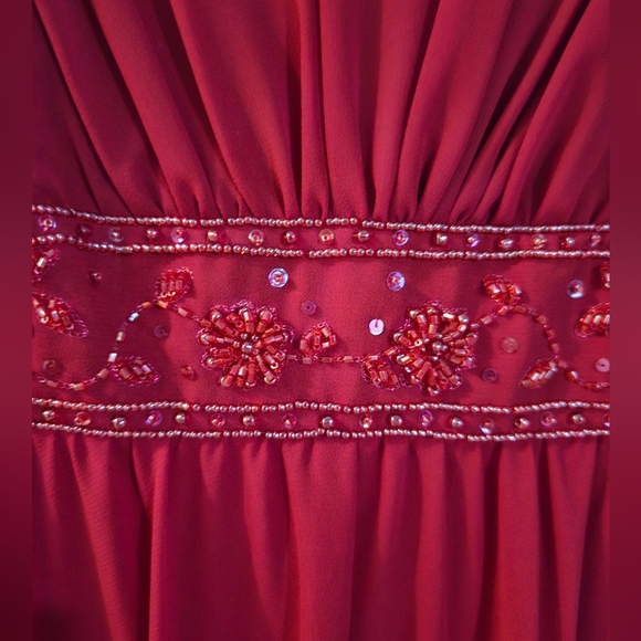 Red Prom Dress David's Bridal size 8 - Picture 4 of 12